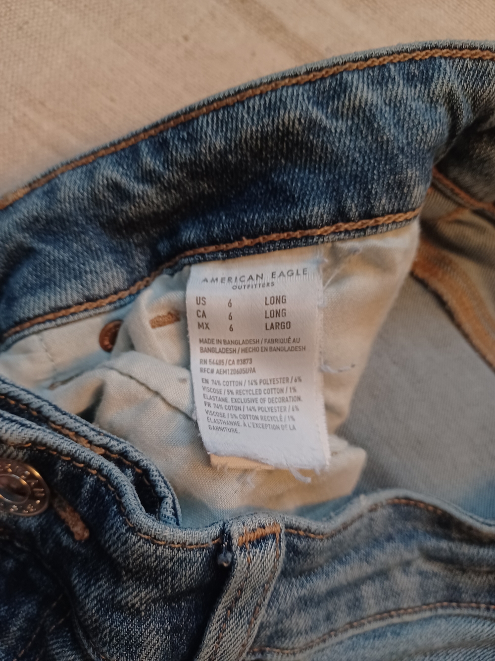 American Eagle Outfitters Mom Jean Women's Size 6 Long - Picture 3 of 8
